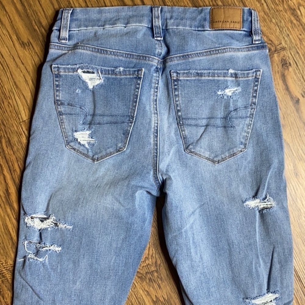 AEO High Rise Destroyed Jeans Size 2 - Picture 6 of 9